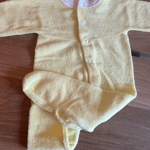 Vintage ‘90/‘91 Terry Cloth Snap Baby Onesie - Picture 3 of 4